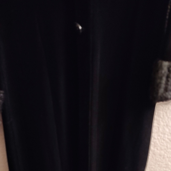 Chic Black Velvet Maxi Coat with Faux Fur Trim HMBC - Picture 11 of 16